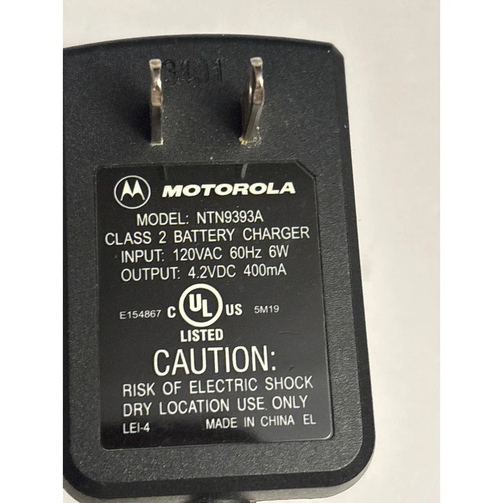 Motorola NTN9393A Class 2 Battery Charger AC Adapter 4.2VDC 400mA Black